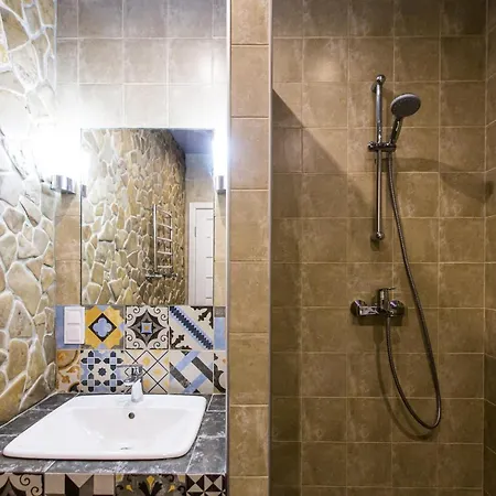 в центрі в новобудові вулиця шевченка 19 навпроти сільпо * Leopoli