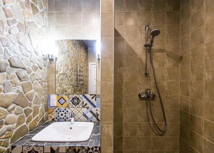 в центрі в новобудові вулиця шевченка 19 навпроти сільпо * Львов