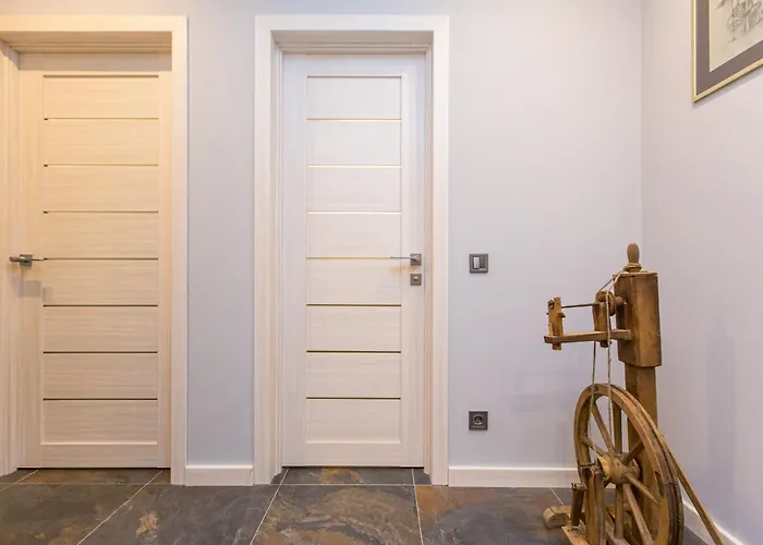 в центрі в новобудові вулиця шевченка 19 навпроти сільпо *